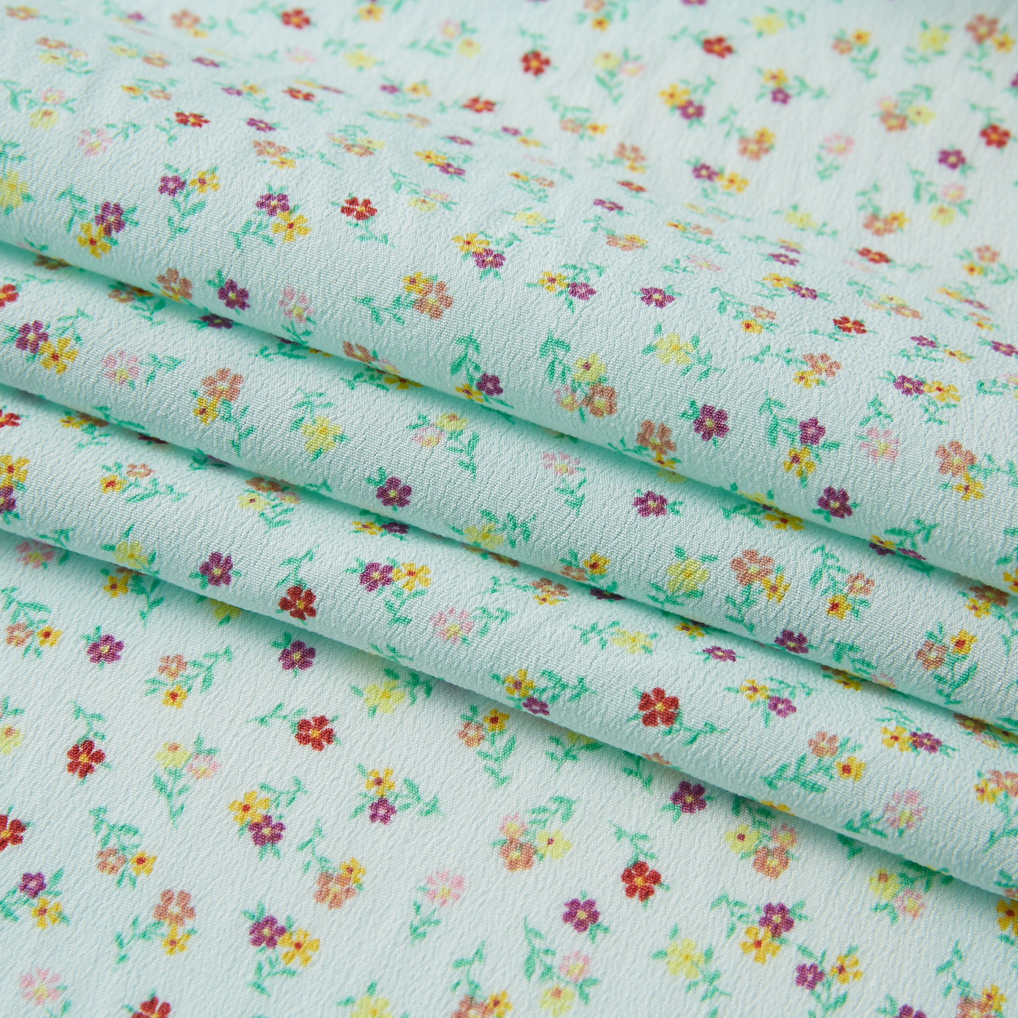 Crepe com estampa de flores pequenas 53% viscose 47% rayon top pastoral e tecido clássico